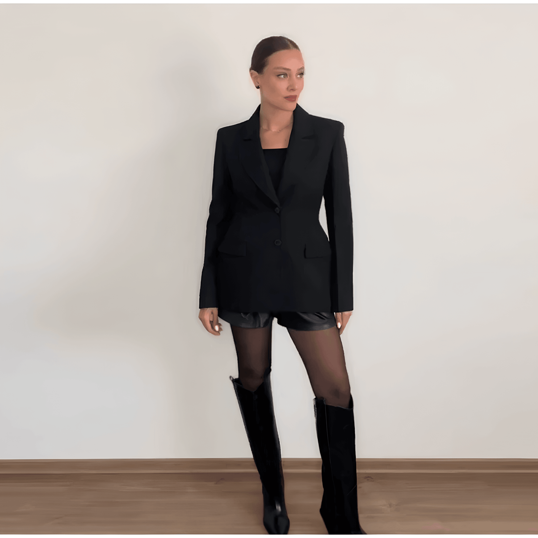 Blazer femenino negro entallado - Lunara