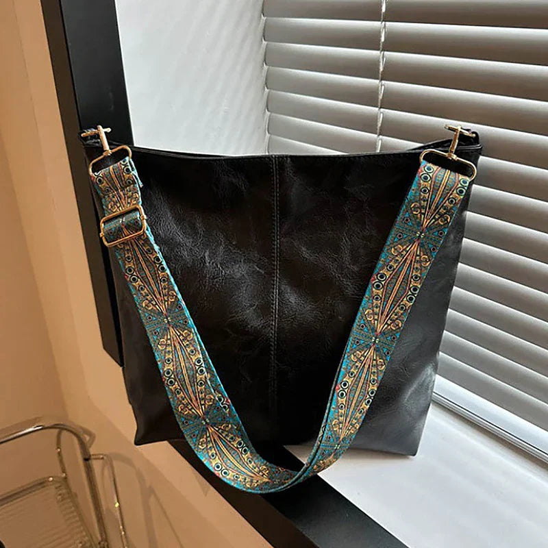 Bolso bandolera de cuero carmesí para mujer - Lunara
