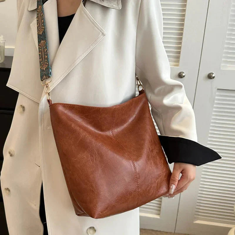 Bolso bandolera de cuero carmesí para mujer - Lunara
