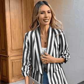 Blazer casual para mujer en blanco y negro - Lunara