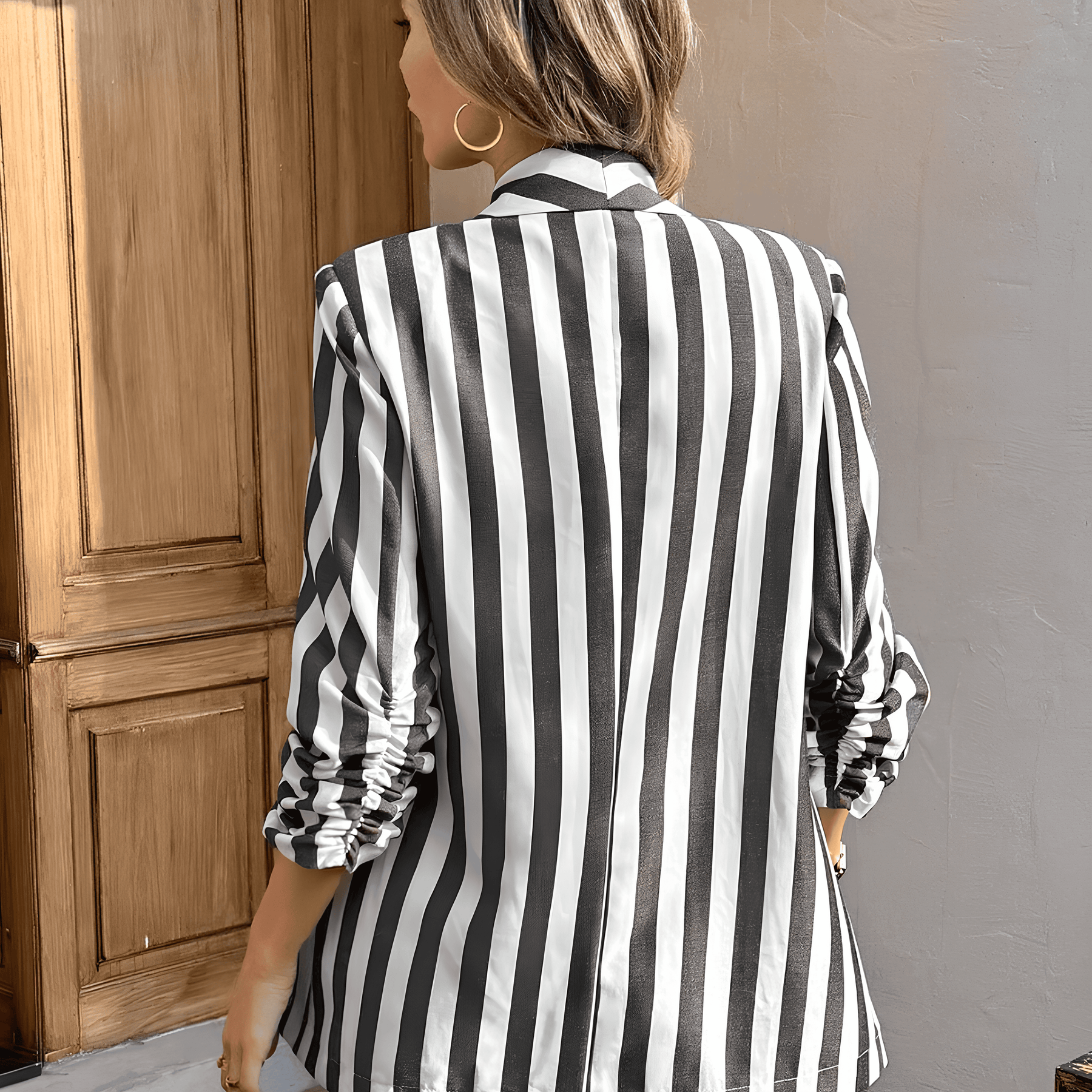 Blazer casual para mujer en blanco y negro - Lunara